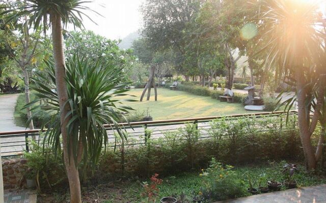 Baan Alisa Bed and Breakfast
