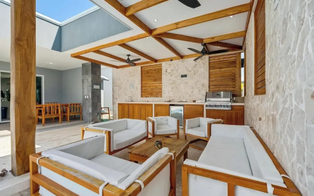 3 min to the Beach Private Pool Villa