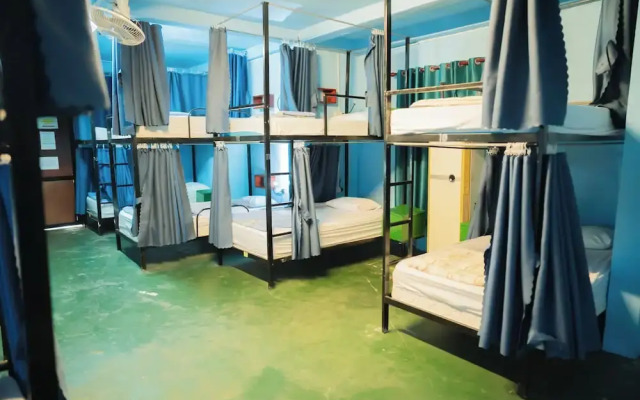 Ruby Riverside Hotel & Hostel