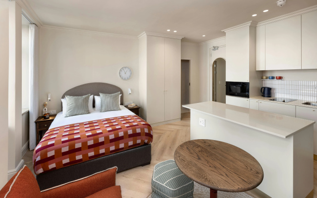 Charles Hope Boutique Hometel