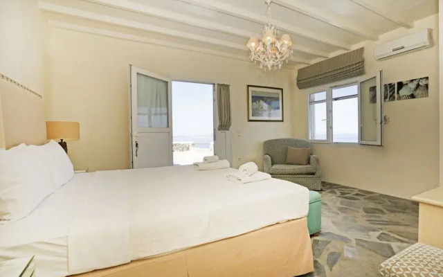 Gorgeous Studio Aqua Mare