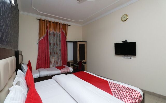 OYO 35663 Mayank Palace