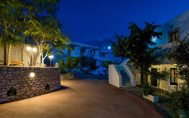 Contaratos Holiday Lettings