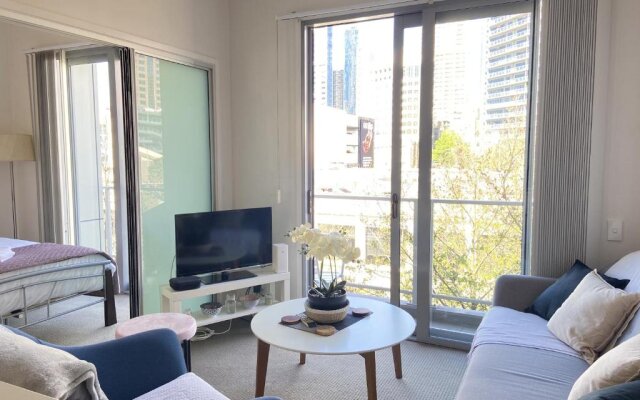 Luxury one bed in the heart of the CBD *FREE WIFI*