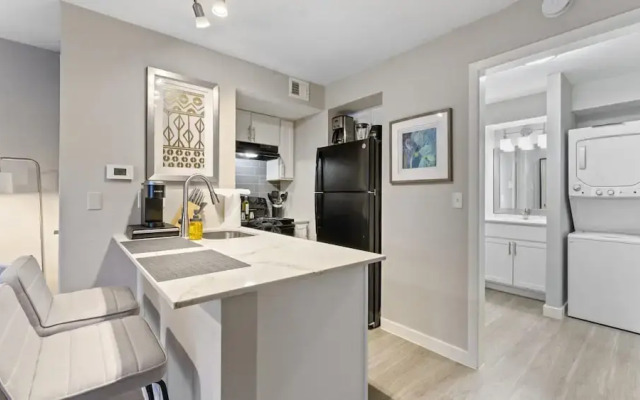 Quaint Studio Close to Downtown and Domain