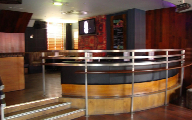 Whites Hotel