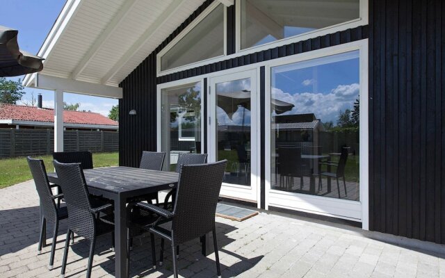 Cozy Holiday Home in Væggerløse With Private Whirlpool