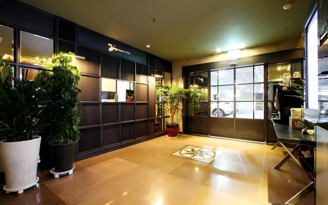 Vine Hotel