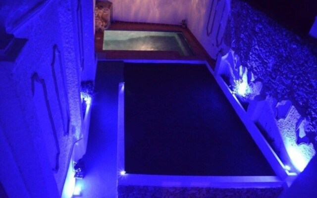 El Almendro y la Montaña