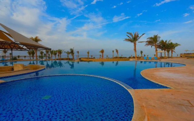 Golden Tulip Sharma Resort