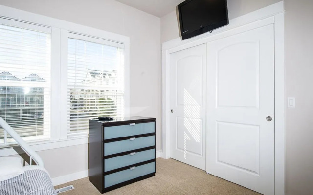 Shell Belle by RedAwning