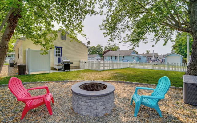 Pet-friendly Villas Vacation Rental: Walk to Bay