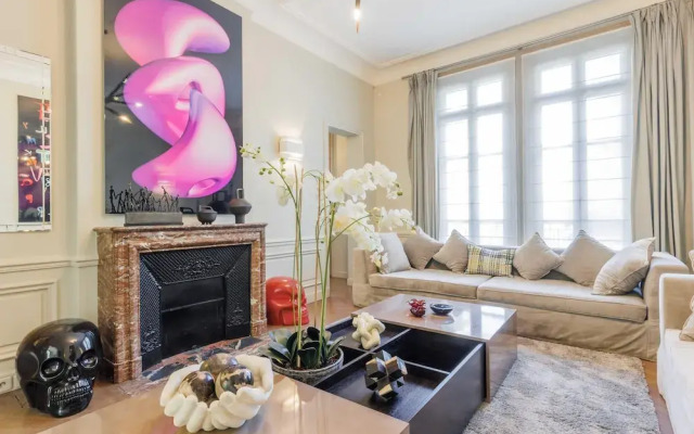 Luxury Mansion With Garden in Heart of Neuilly