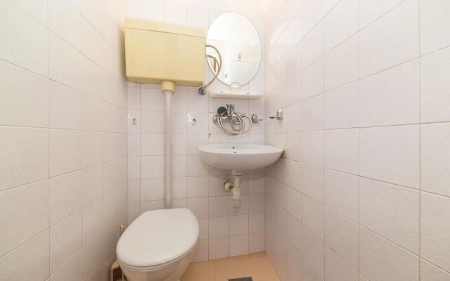 Nice Home in Kastel Kambelovac With Wifi and 4 Bedrooms