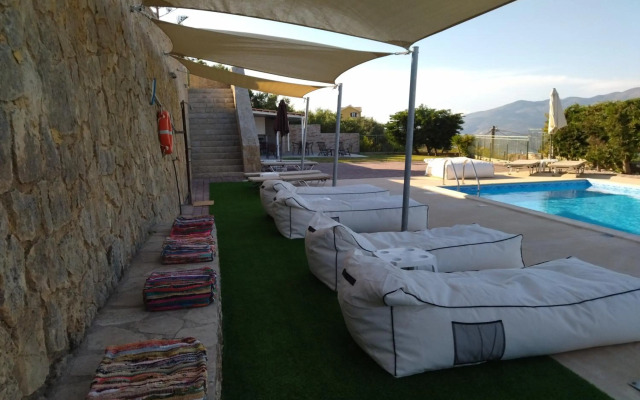 Lagoon View Apartments - Adults Only