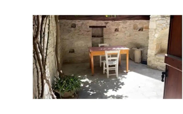 Juliet Suite Studio in Dhoros