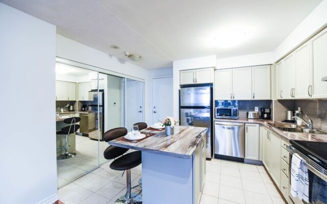 Sarkar Suites - 3880 Duke of York Blvd