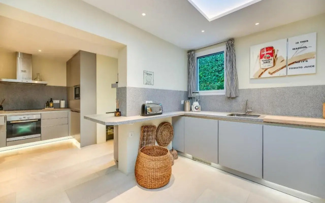 Вилла All About Celeste Villa