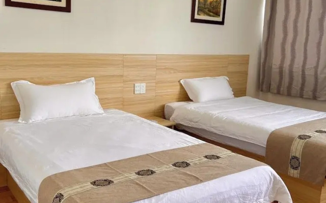 Coastline Hotel