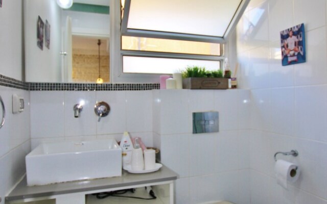 Designer Apt Great Location Hilton beach