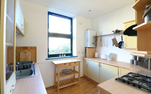Comfortable Apartment in West End
