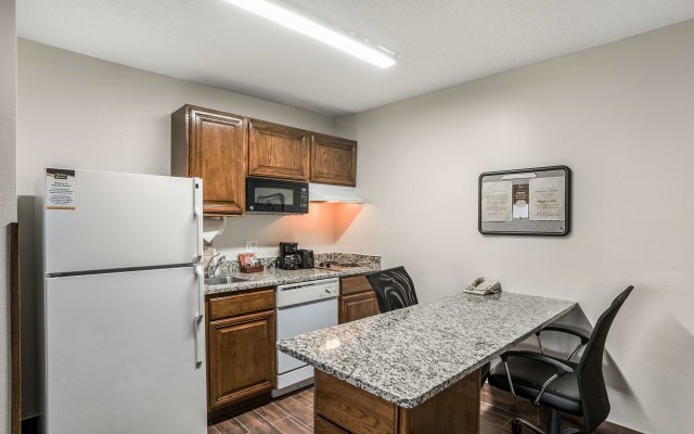 MainStay Suites Cedar Rapids North - Marion