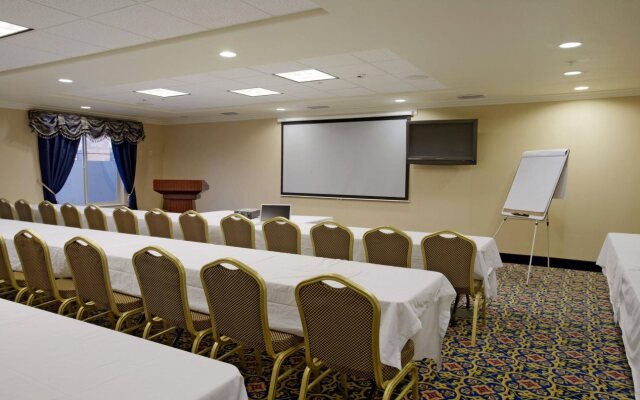 Holiday Inn Express & Suites Lathrop by IHG