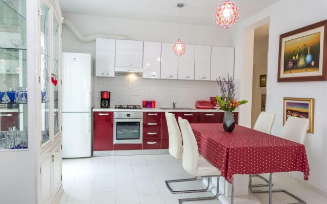 Gorgeous Villa in Vrsi with Swimming Pool