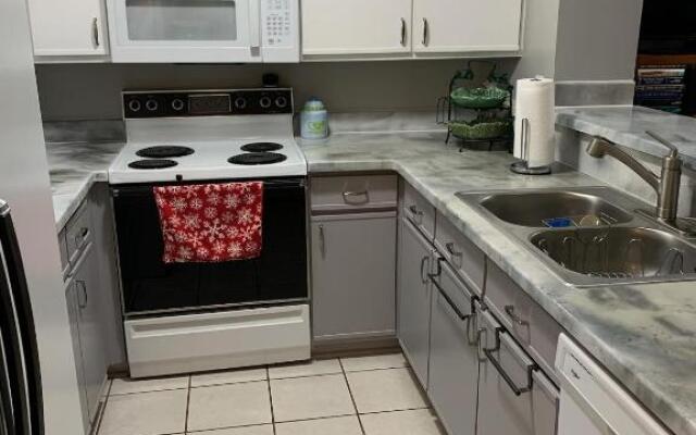 Cozy Stay in Kc Area