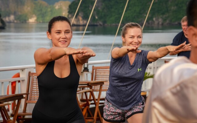 Heritage Line Violet cruise – Ha Long Bay & Lan Ha Bay