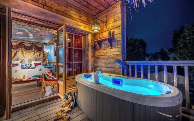Hotel Pirates World