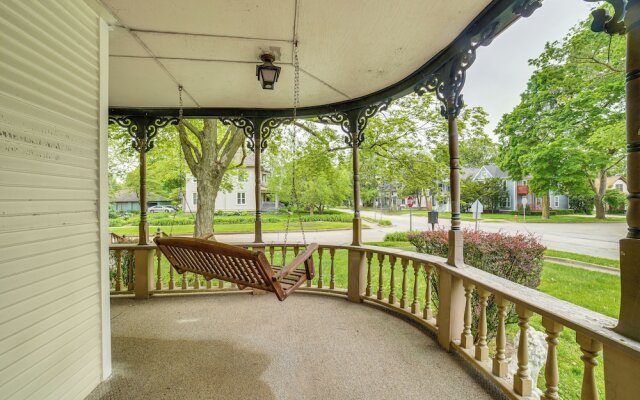 Charming Champaign Victorian w/ Deck!