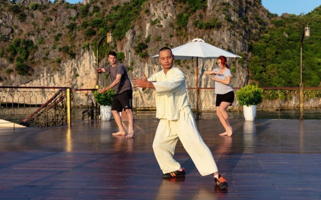 Indochine Cruise Lan Ha Bay