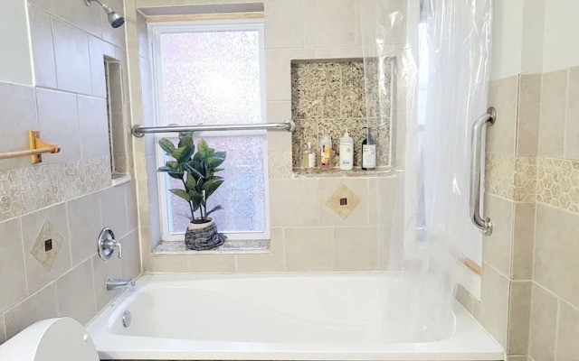 1-BD Home near Stadiums Free Parking