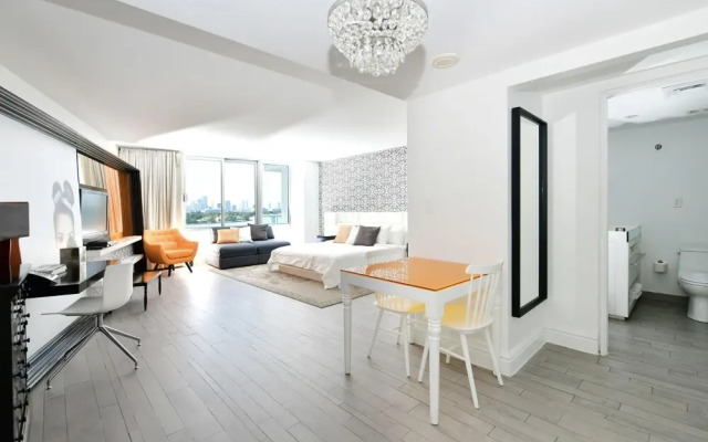 Miami World Rental - Mondrian 608