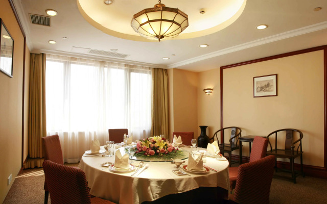 City Hotel