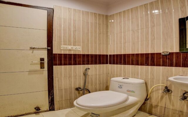 OYO 4073 Hotel Esskay