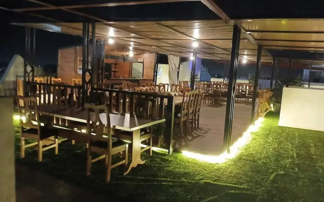 Touraco Suite Hotel Business