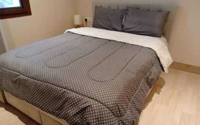 Bright Studio With Pool View Balcony