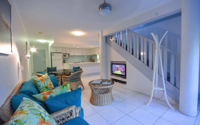 The White House Port Douglas