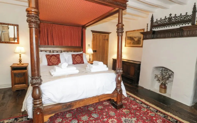 Pentre Hall