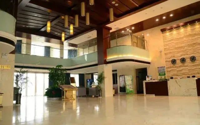 Sunshine Beach Holiday Hotel