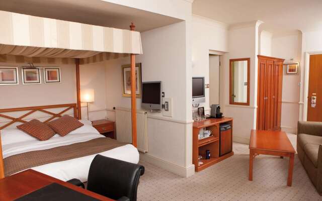 North Lakes Hotel And Spa