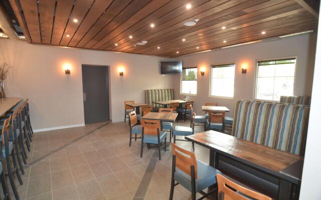 Best Western Plus Okotoks Inn & Suites