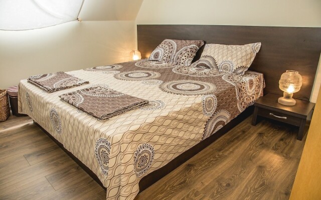 FM Premium 1-BDR Apartment with Terrace-Pacific