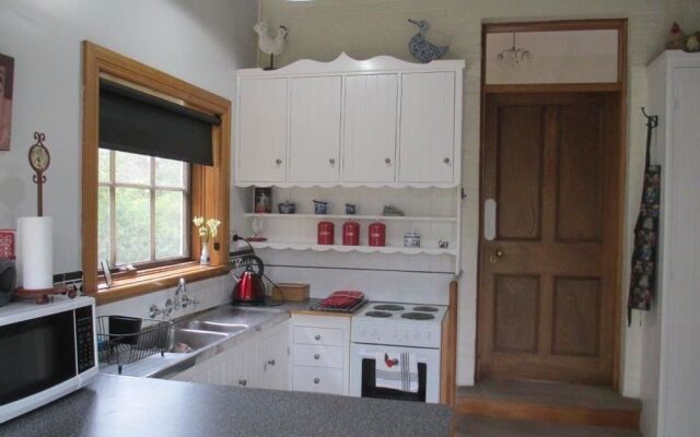 Cottage On Gunning