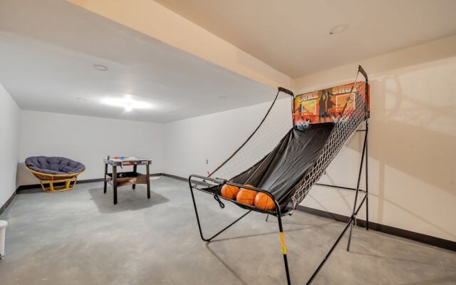 2900sqft villa near ski & snowboarding