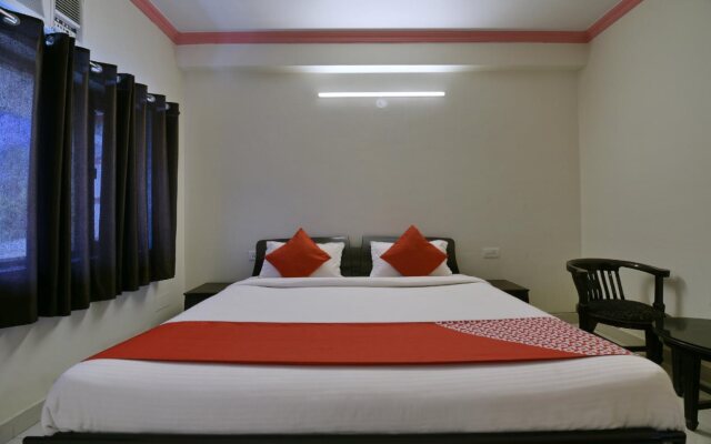 OYO 9963 Hotel Raja Palace