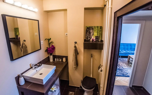 Jewellery box on the riverside