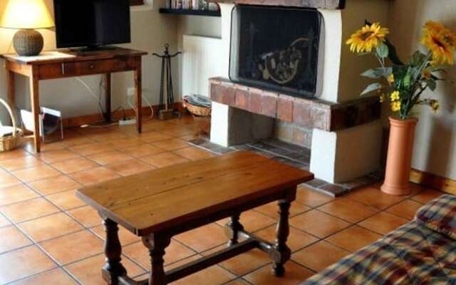 La Maison Blanche Des Acacias